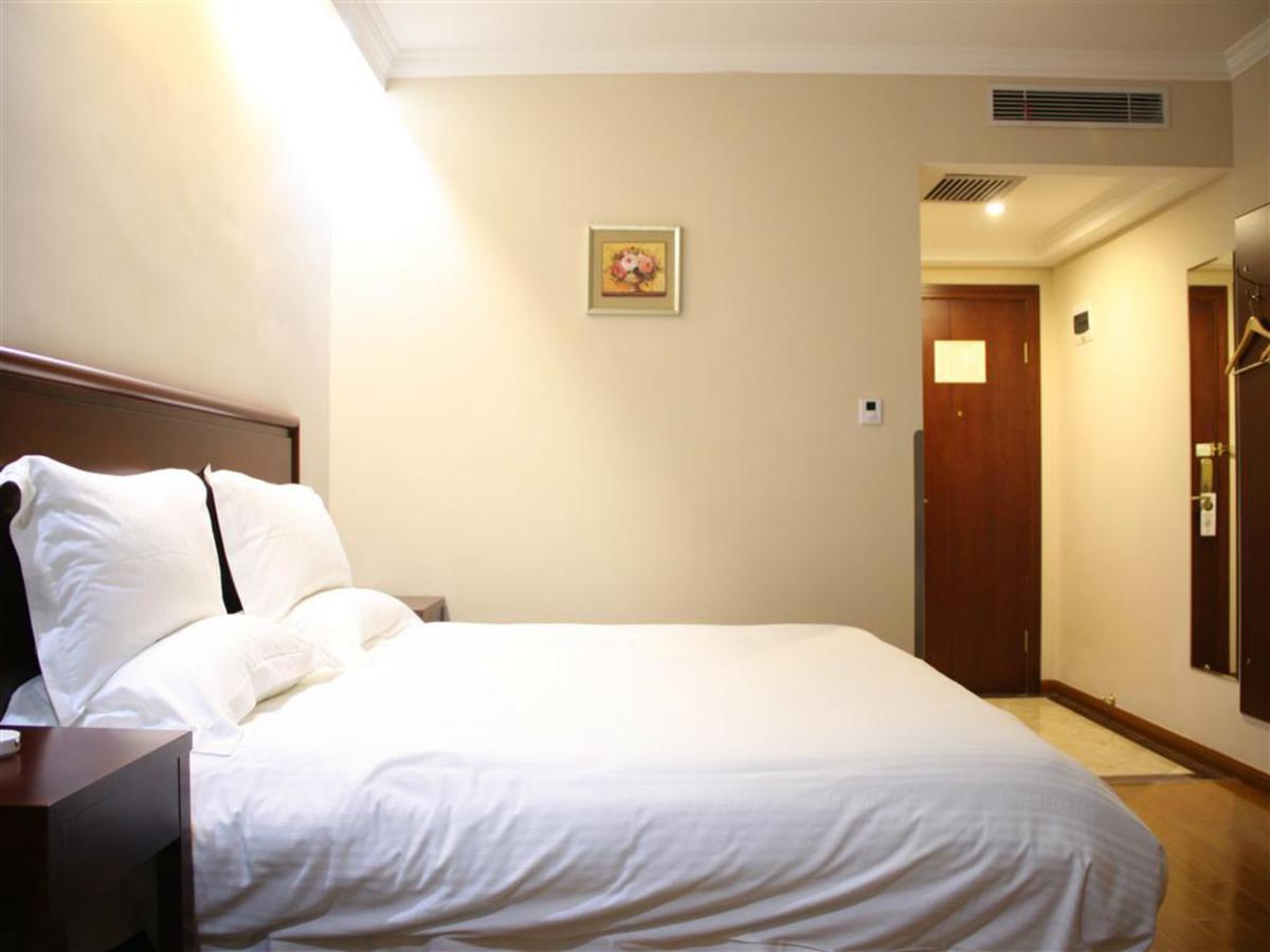 Greentree Inn Shanghai Hongqiao Metro Station Express Hotel Exteriör bild