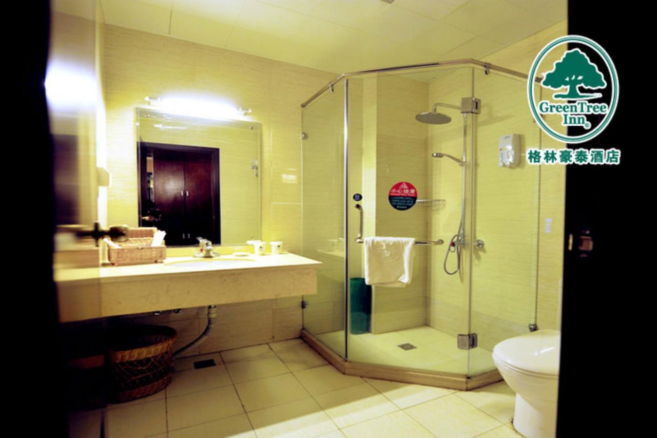 Greentree Inn Shanghai Hongqiao Metro Station Express Hotel Exteriör bild