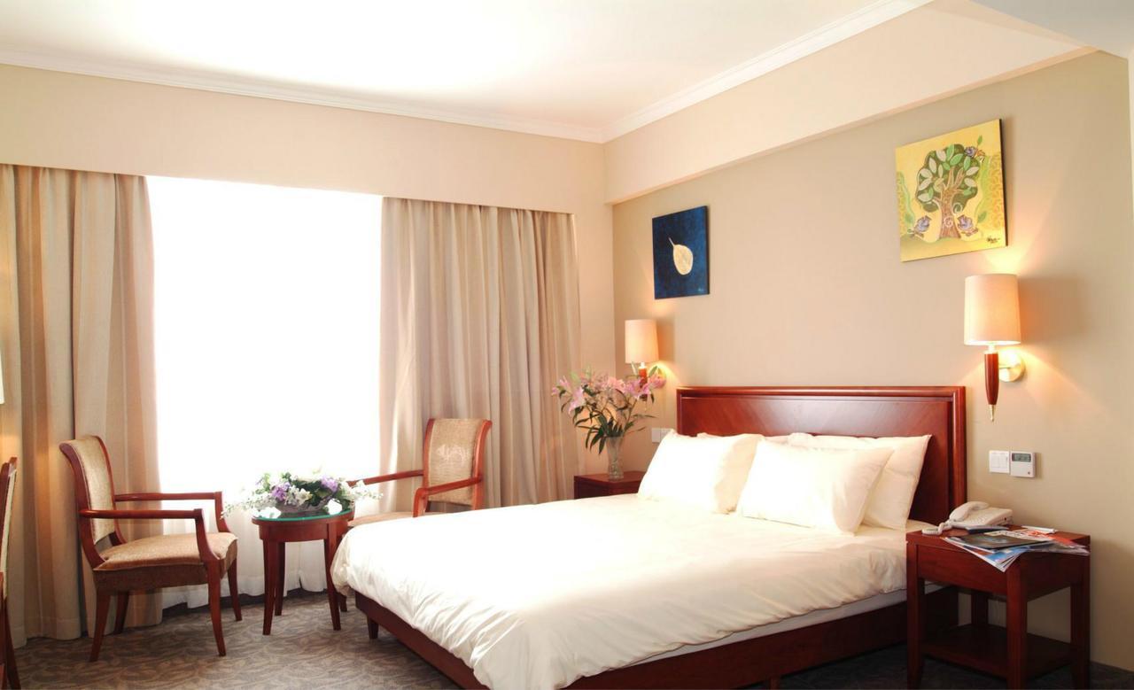 Greentree Inn Shanghai Hongqiao Metro Station Express Hotel Exteriör bild