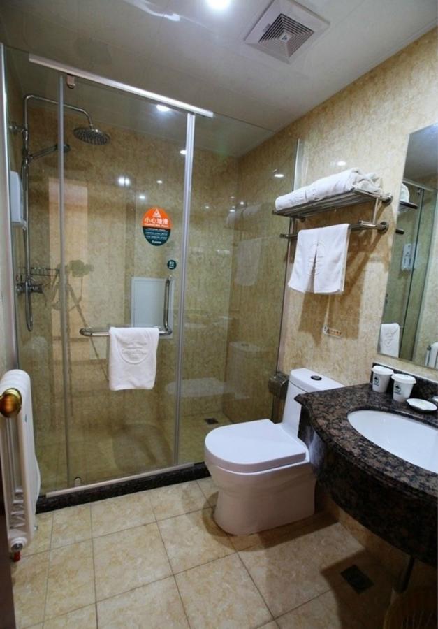 Greentree Inn Shanghai Hongqiao Metro Station Express Hotel Exteriör bild
