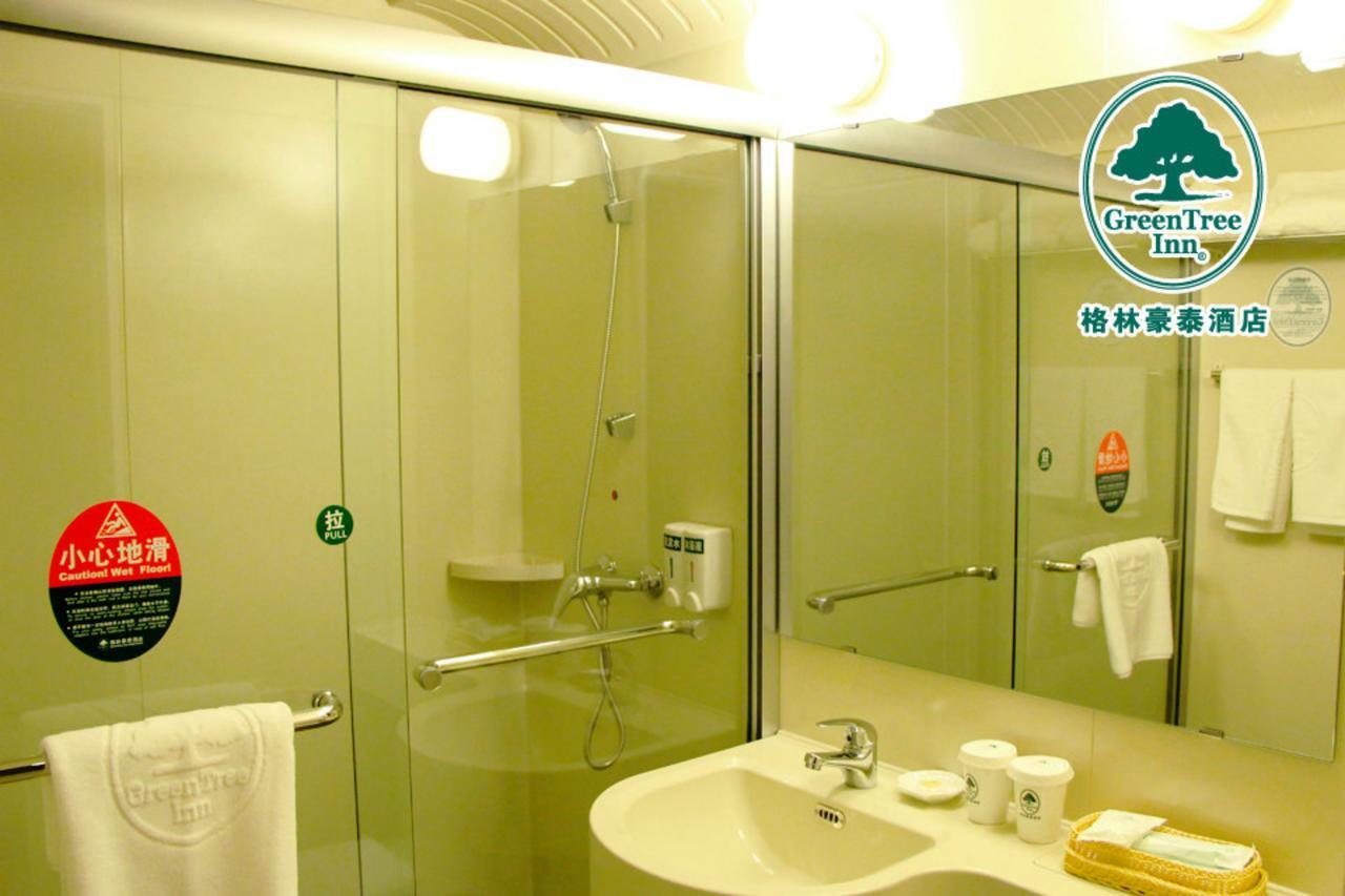 Greentree Inn Shanghai Hongqiao Metro Station Express Hotel Exteriör bild